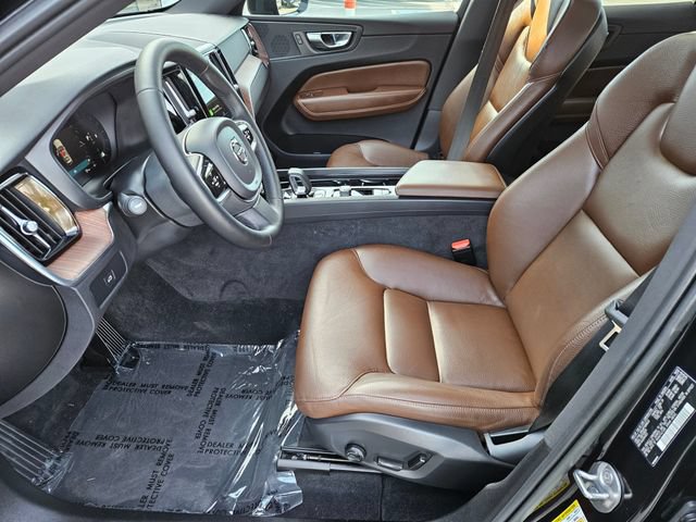 Certified 2023 Volvo XC60 B5 Plus AWD/4WD image 10