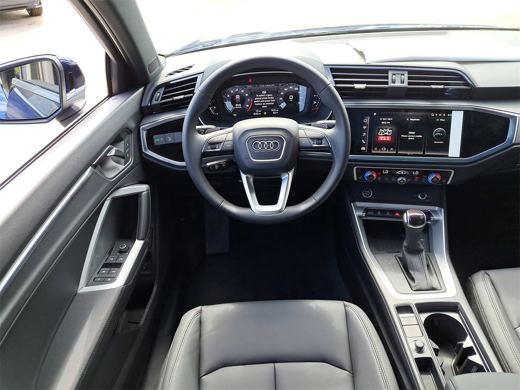 New 2025 Audi Q3 2.0T Premium image 23
