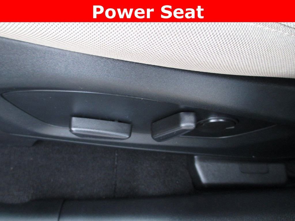 Used 2020 Ford Explorer XLT w/ Comfort Package image 23