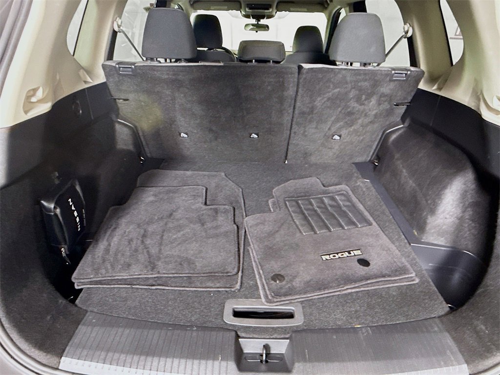 Certified 2022 Nissan Rogue SV image 28