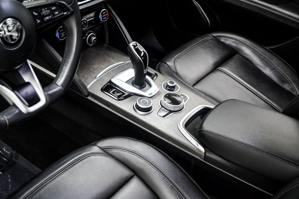 Used 2023 Alfa Romeo Stelvio Ti image 16