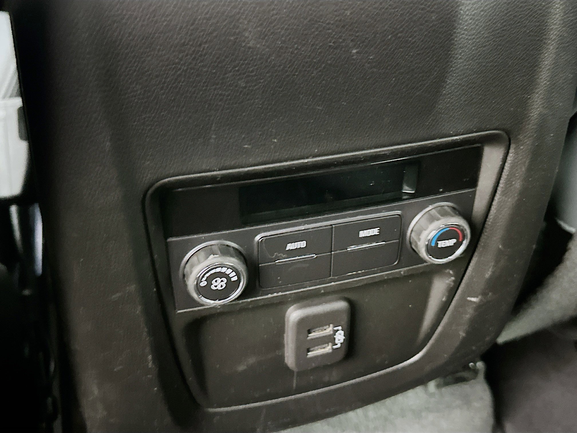 Used 2024 Buick Enclave Essence image 26