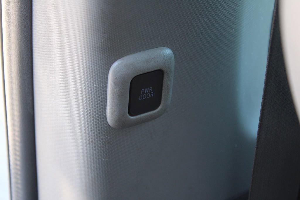 Used 2015 Toyota Sienna XLE image 26