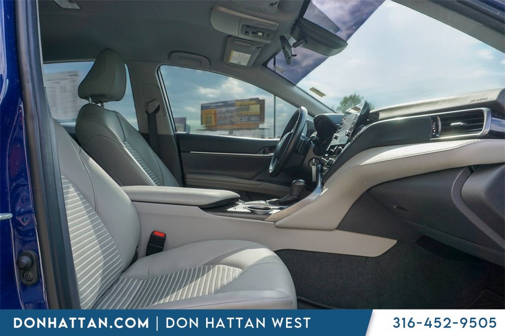 Used 2023 Toyota Camry SE w/ Cold Weather Package image 23