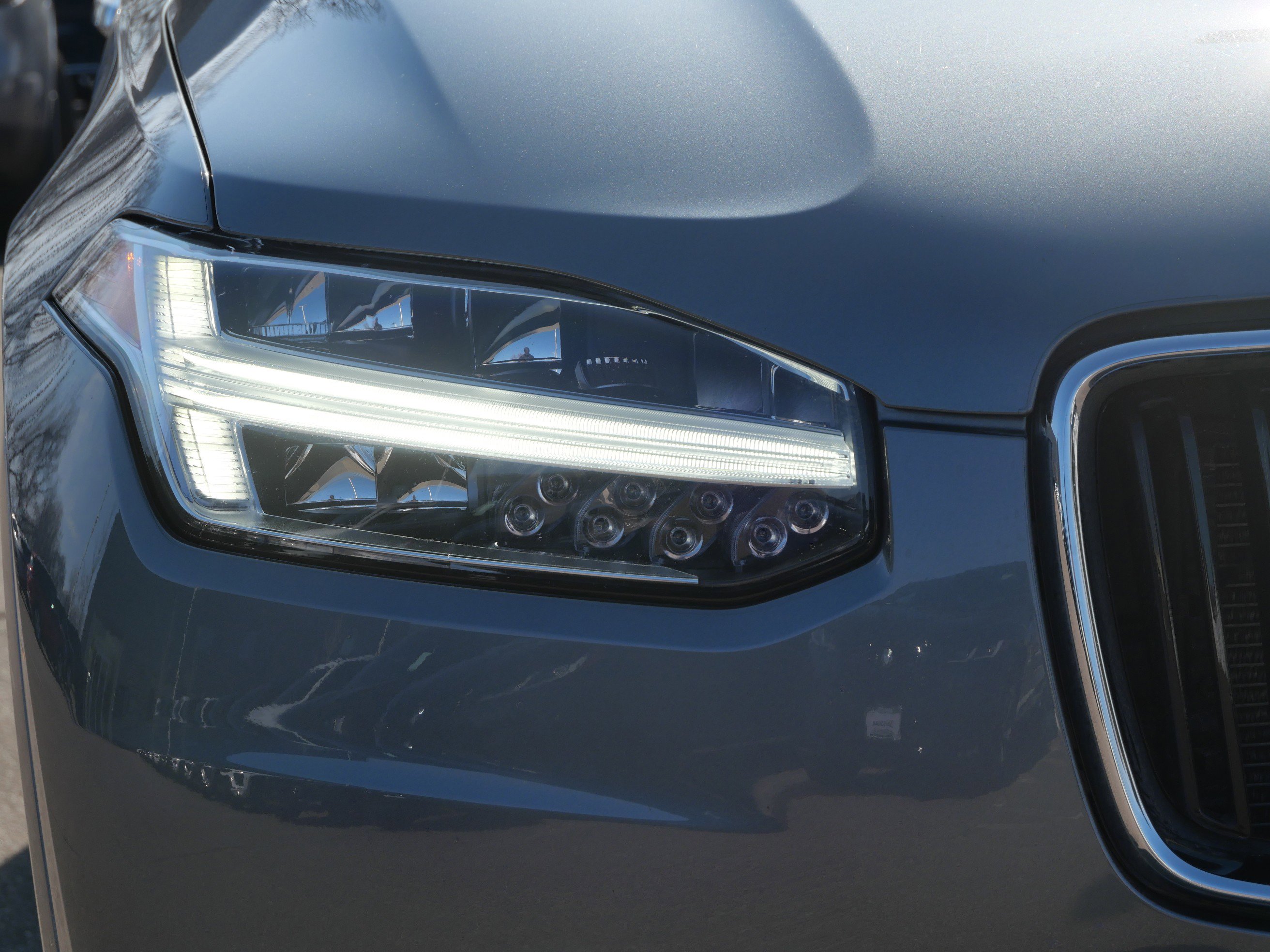 Used 2018 Volvo XC90 T5 Momentum w/ Convenience Package image 9