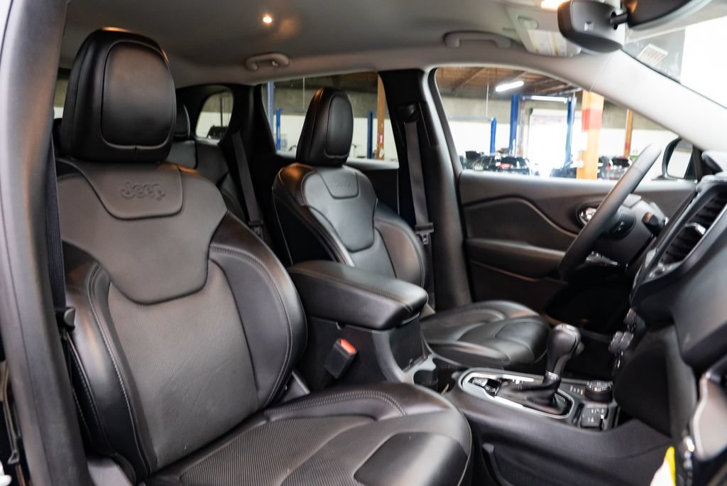 Used 2023 Jeep Cherokee Altitude Lux AWD/4WD image 30