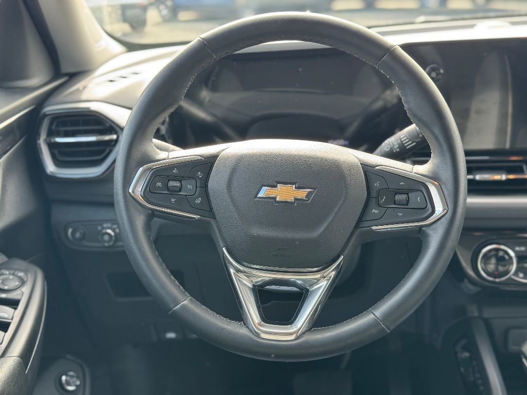 Used 2024 Chevrolet TrailBlazer LT w/ Convenience Package image 3