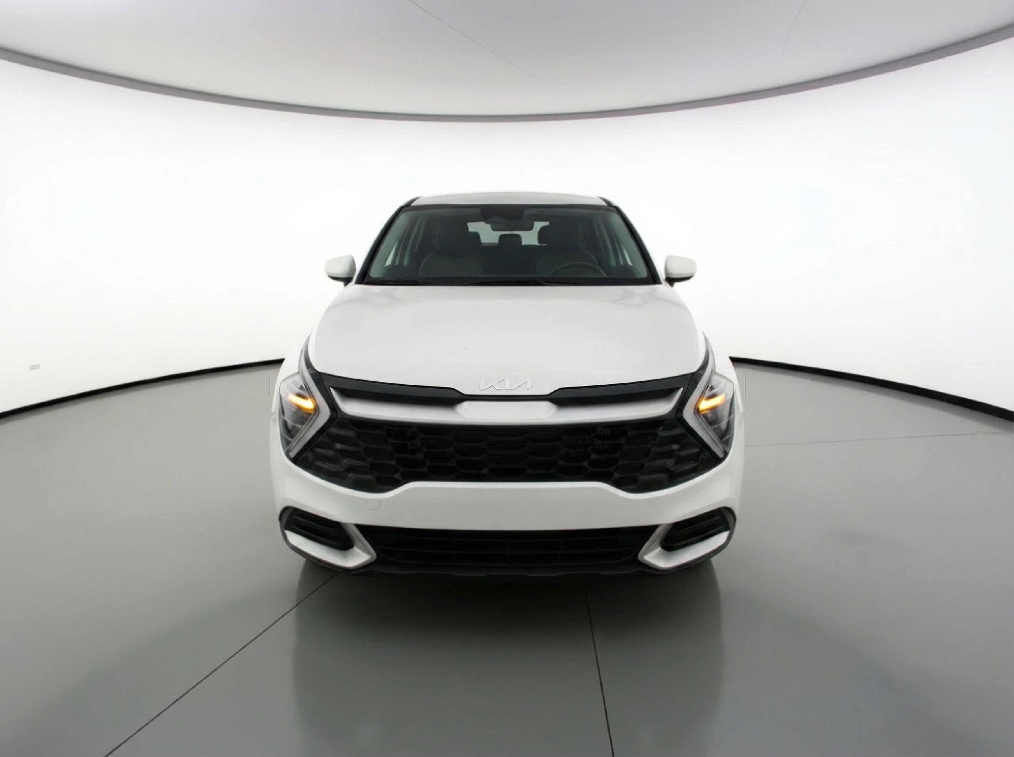 Used 2025 Kia Sportage LX image 2