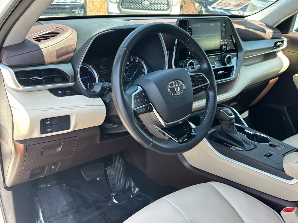 Certified 2020 Toyota Highlander XLE image 20