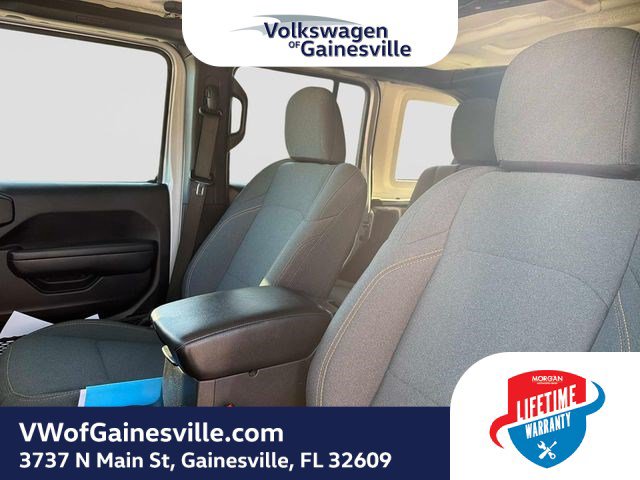 Used 2024 Jeep Wrangler Unlimited w/ Convenience Group AWD/4WD image 19