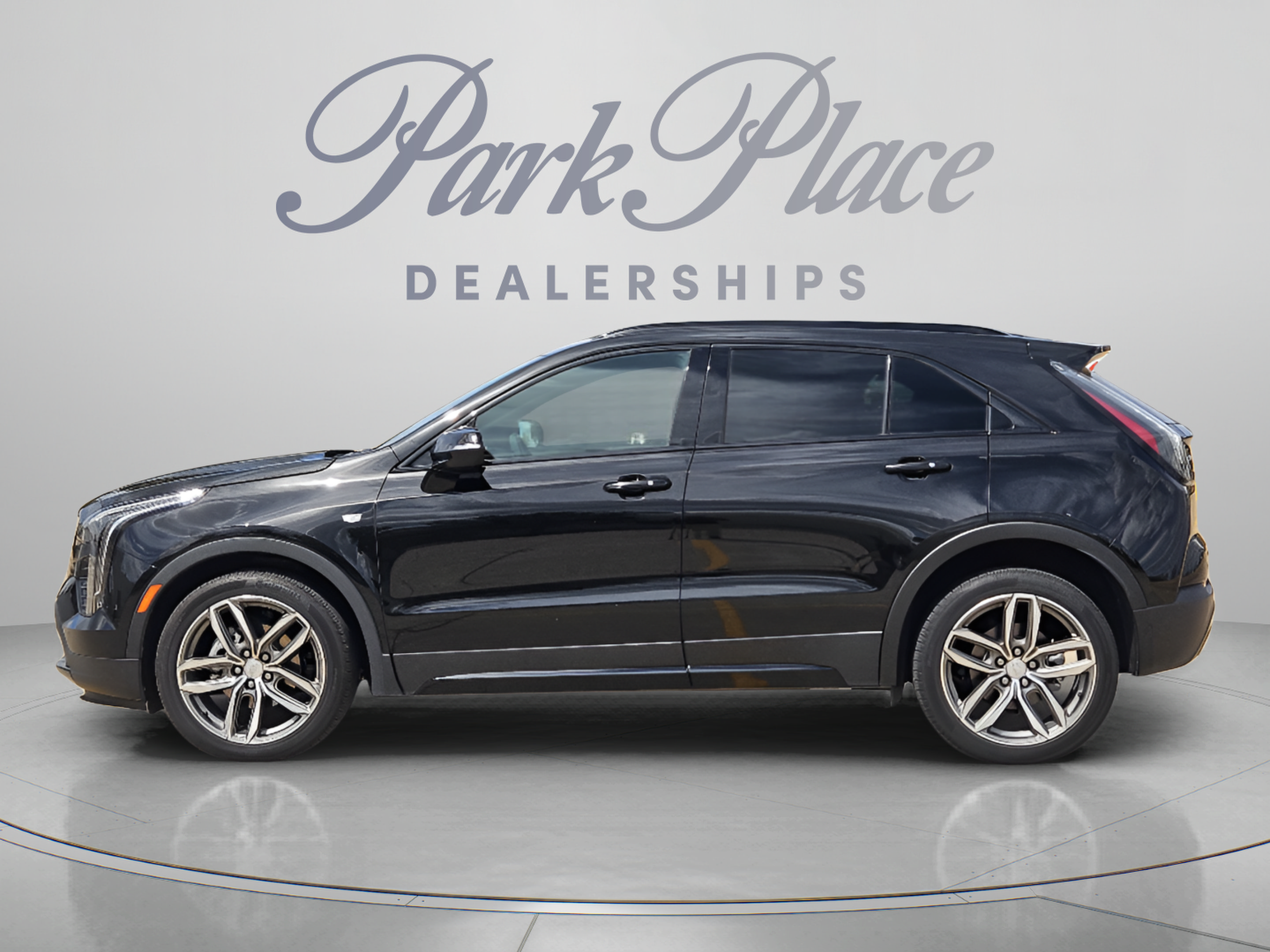 Used 2023 Cadillac XT4 Sport w/ Cold Weather Package FWD image 2