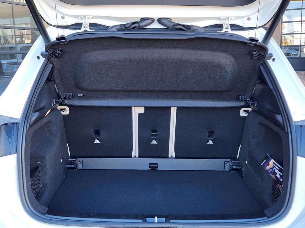 Used 2025 Mercedes-Benz GLA 250 4MATIC image 16