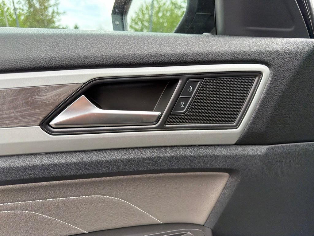 Used 2022 Volkswagen Atlas Cross Sport SE AWD/4WD image 13