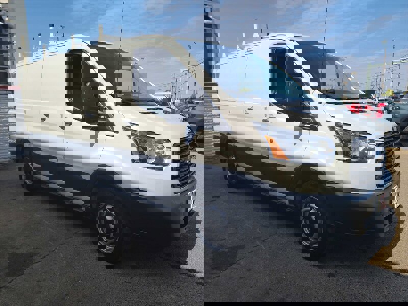 Used 2018 Ford Transit 150 130 Low Roof image 4