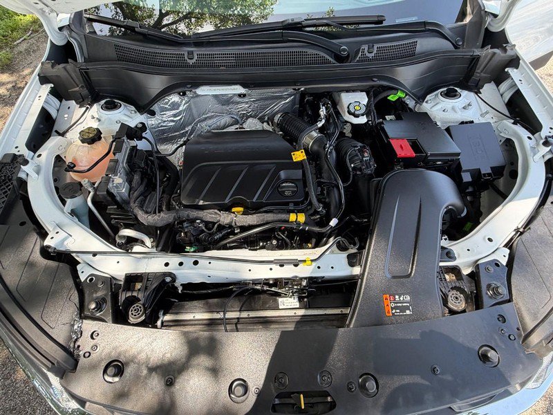 Used 2025 Chevrolet Trax LT w/ LT Convenience Package FWD image 11