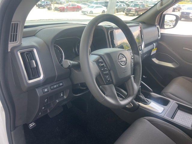 New 2025 Nissan Frontier SV w/ SV Convenience Package image 9