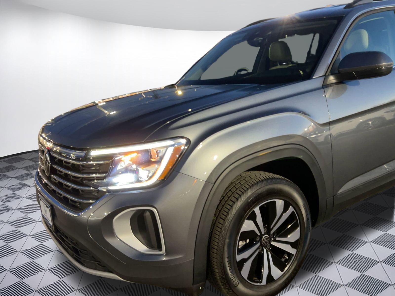 Certified 2025 Volkswagen Atlas SE image 21