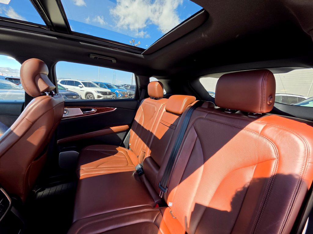 Used 2016 Lincoln MKX Reserve w/ Luxury Package FWD image 21