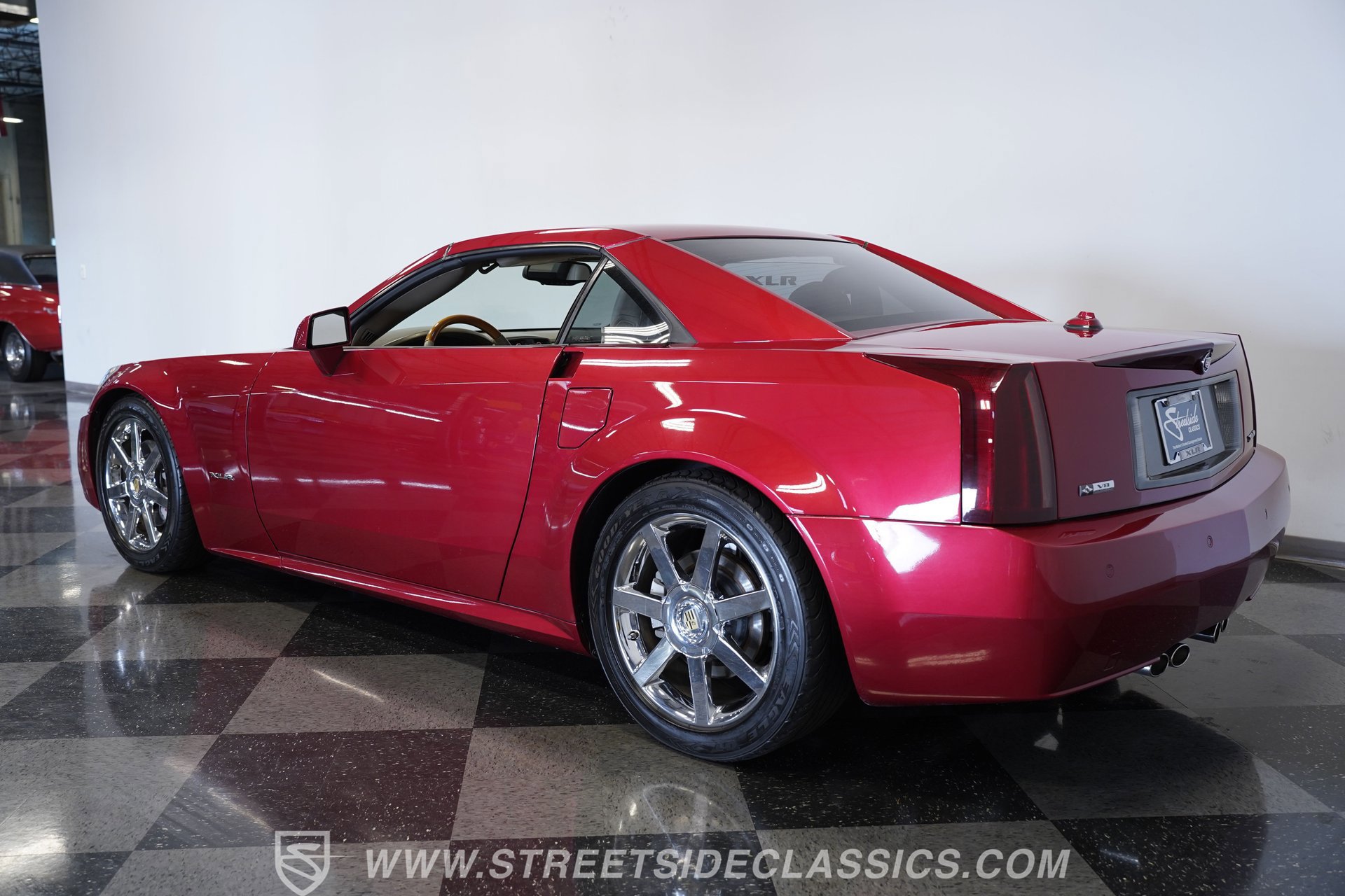 Used 2005 Cadillac XLR image 24