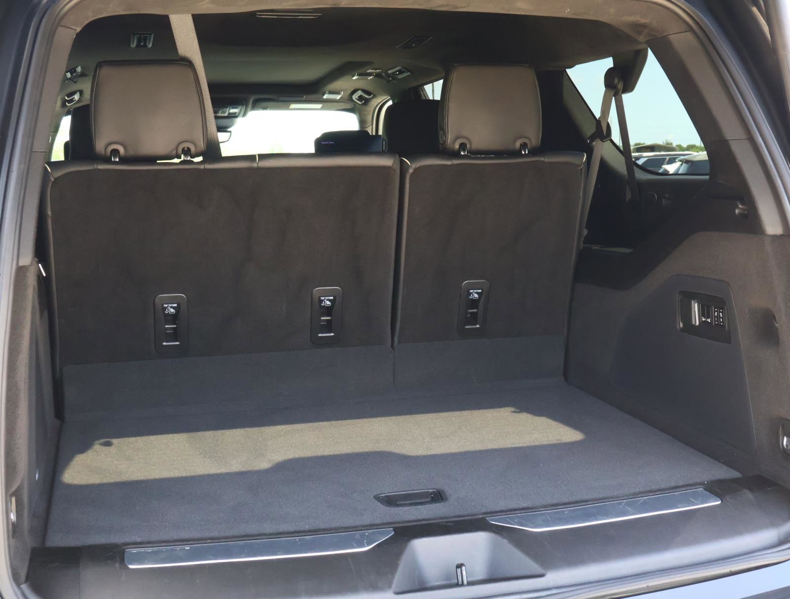Used 2024 Cadillac Escalade ESV Premium Luxury Platinum AWD/4WD image 29