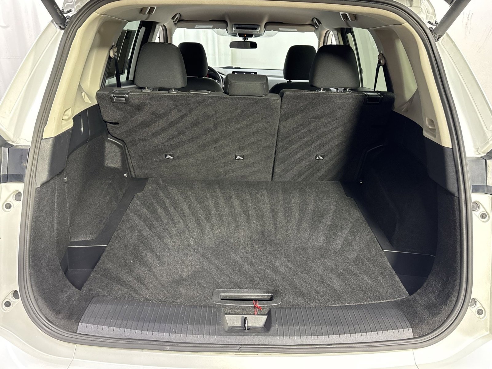 Used 2024 Nissan Rogue SV image 29