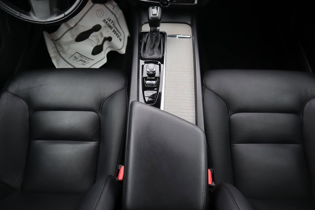 Used 2021 Volvo V60 T5 Cross Country image 16