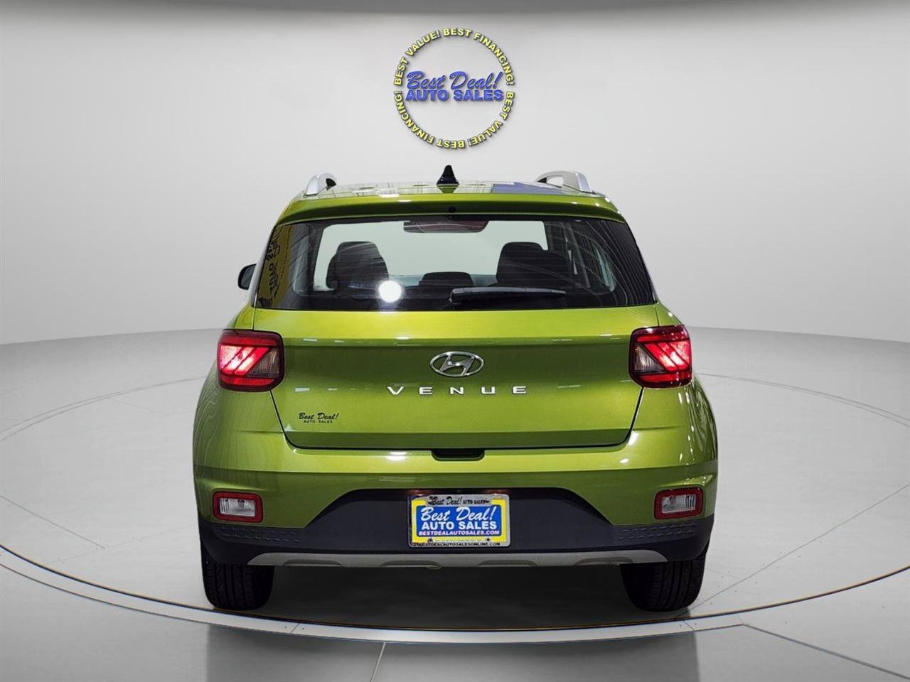 Used 2022 Hyundai Venue SEL FWD image 5