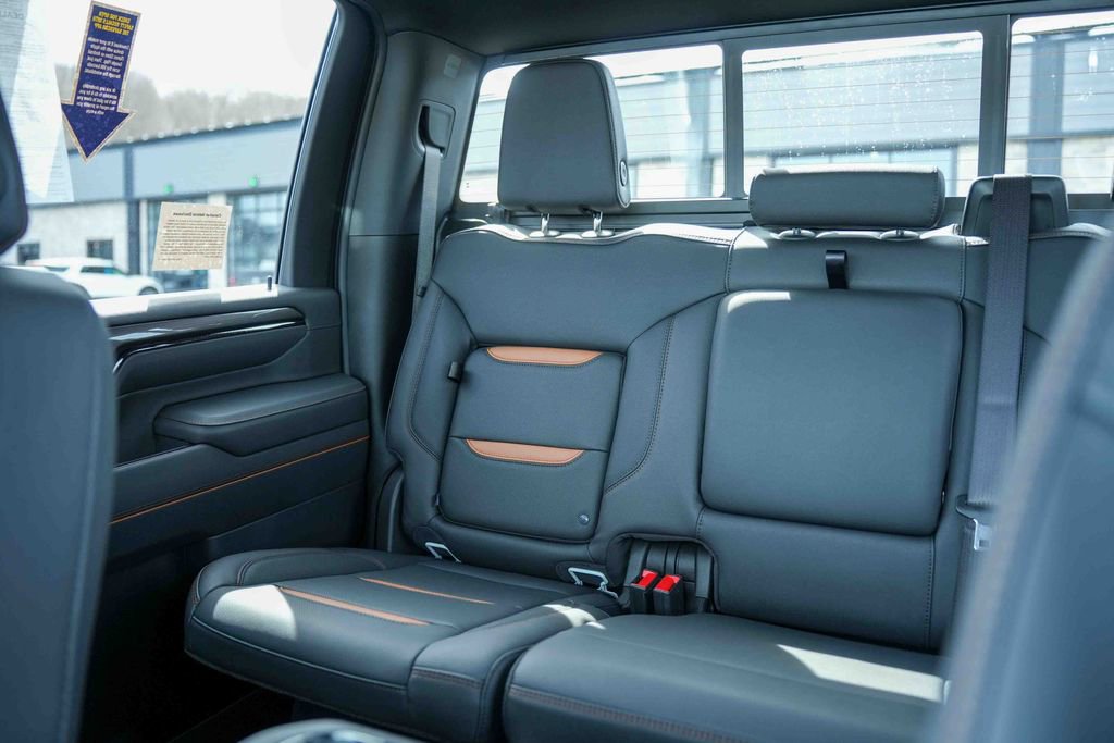 Used 2026 GMC Sierra 2500 AT4 image 35