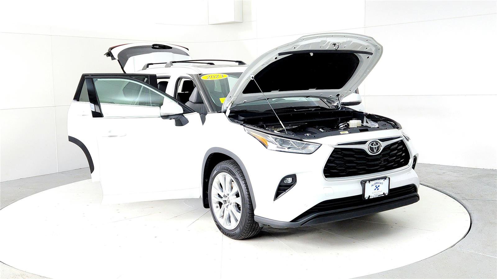 Used 2023 Toyota Highlander Limited image 9