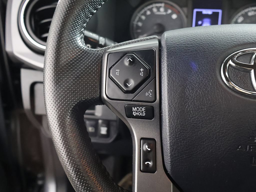 Used 2018 Toyota Tacoma TRD Sport AWD/4WD image 37