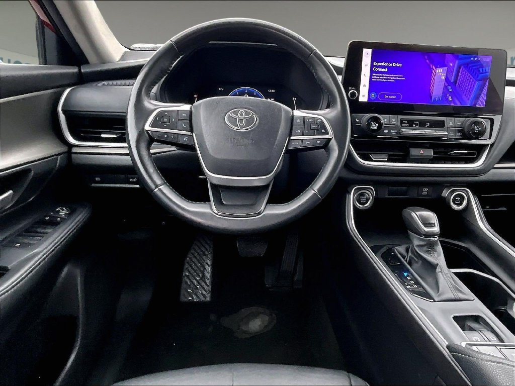 Used 2025 Toyota Grand Highlander AWD image 18