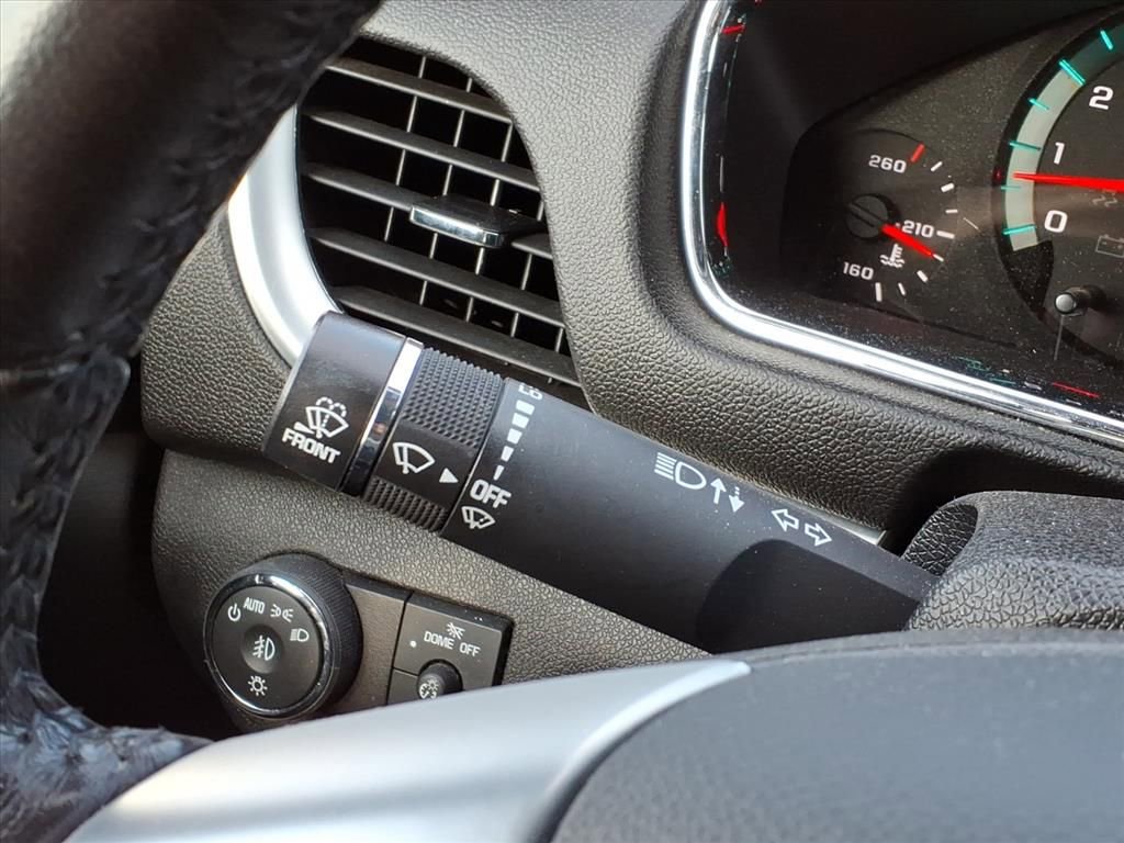 Used 2015 Chevrolet Traverse LT image 31