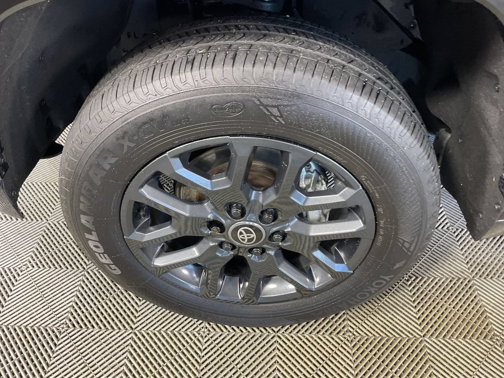 Certified 2025 Toyota Tundra Platinum AWD/4WD image 5