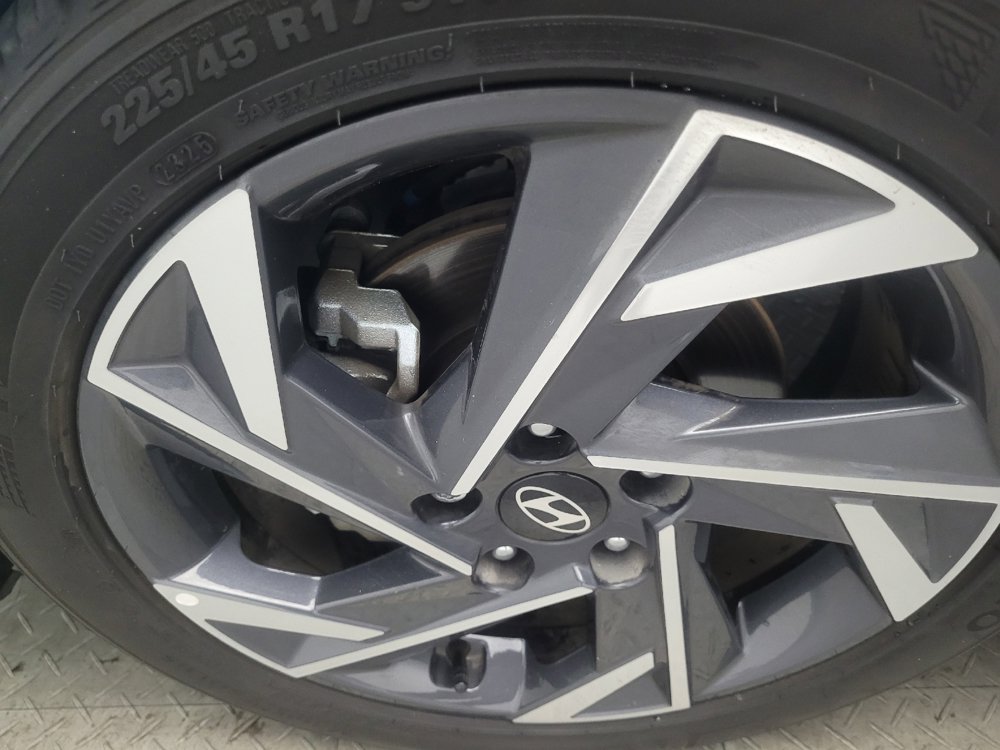 Used 2025 Hyundai Elantra Sport FWD image 31