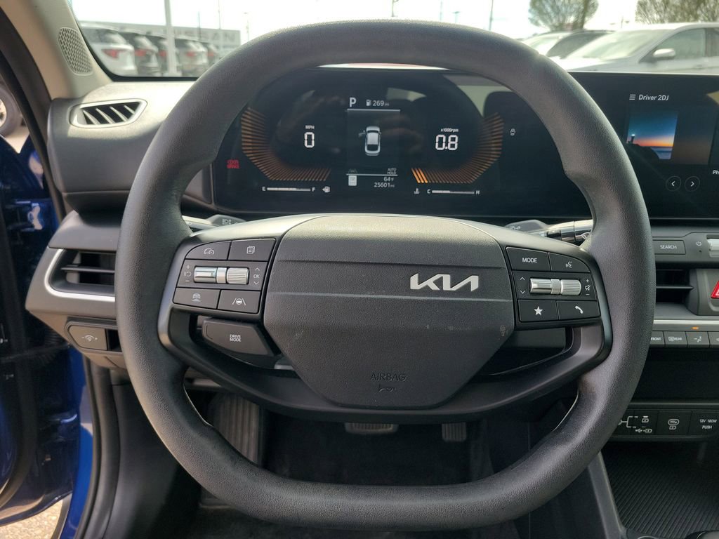 Used 2025 Kia K4 LXS image 21