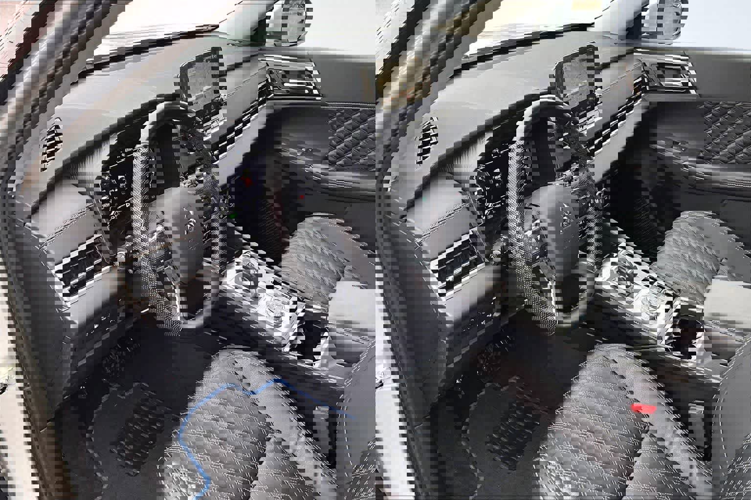 Used 2023 Mitsubishi Outlander SEL image 2