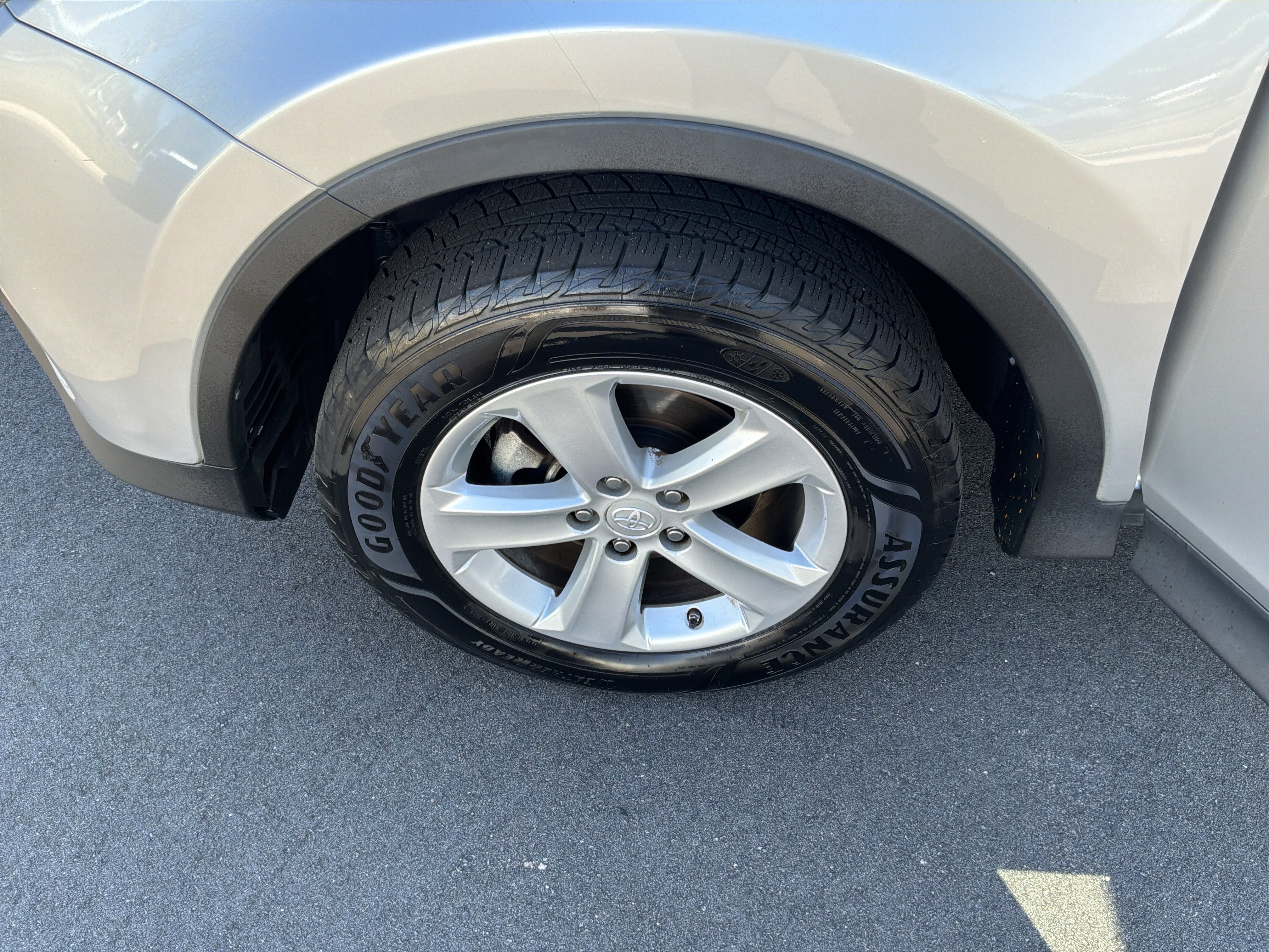Used 2014 Toyota RAV4 XLE FWD image 13