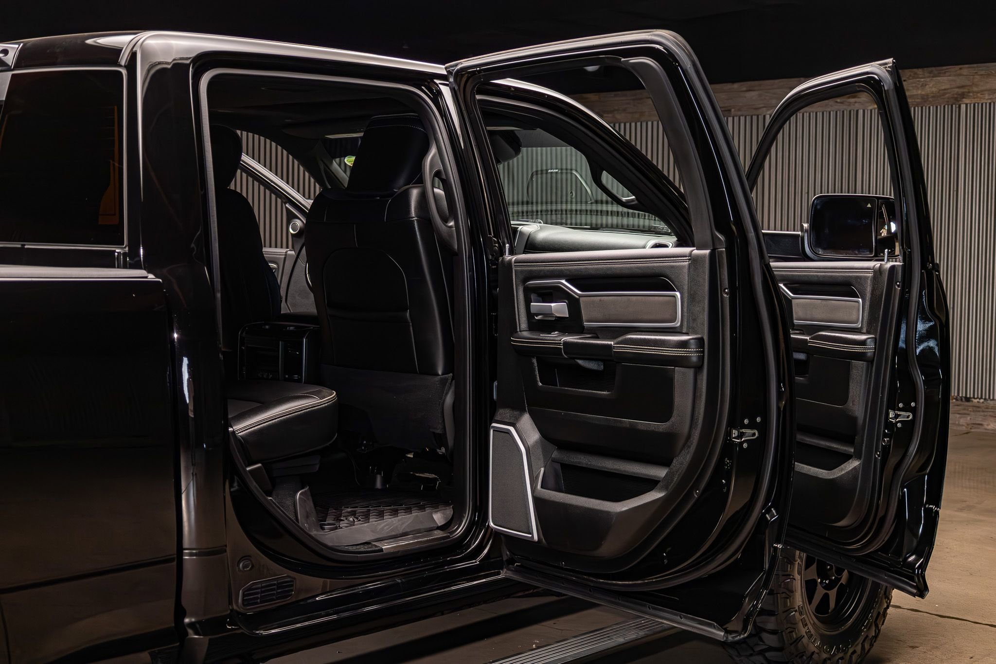 Used 2020 RAM 3500 Laramie image 29