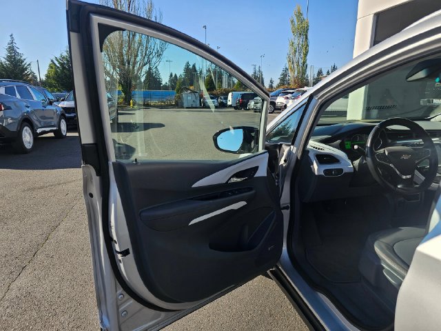 Used 2017 Chevrolet Bolt Premier w/ Driver Confidence II Package FWD image 23