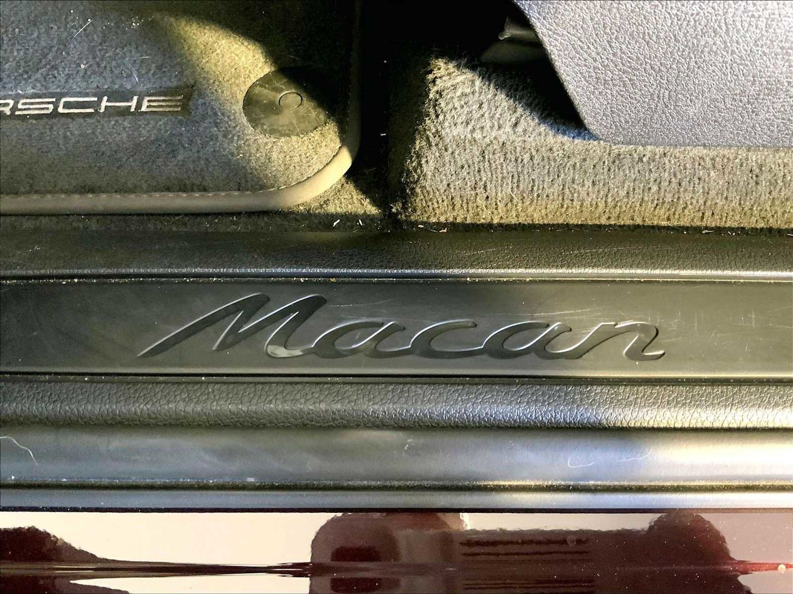 Certified 2023 Porsche Macan image 19