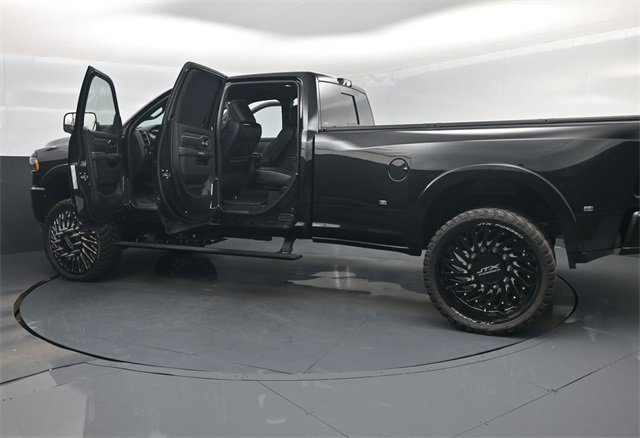 Used 2022 RAM 3500 Limited w/ Max Tow Package image 71