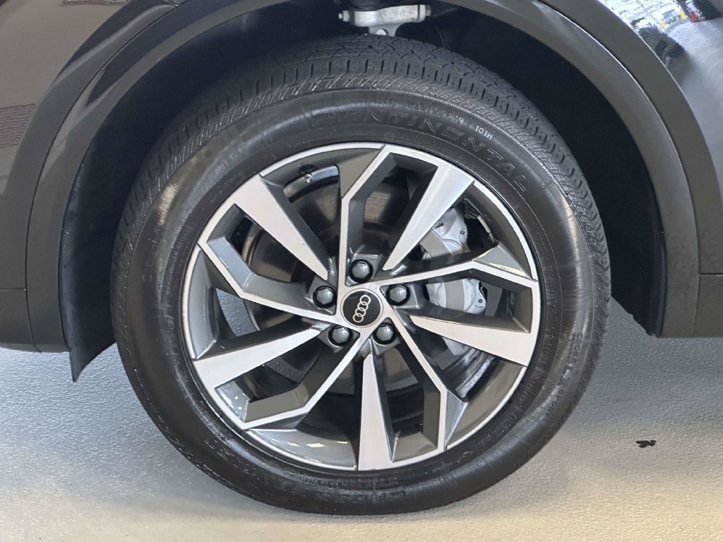 Used 2023 Audi Q5 2.0T Premium w/ Convenience Package AWD/4WD image 8