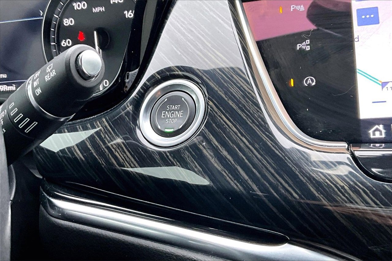 Used 2022 Cadillac XT6 Premium Luxury w/ Technology Package image 29