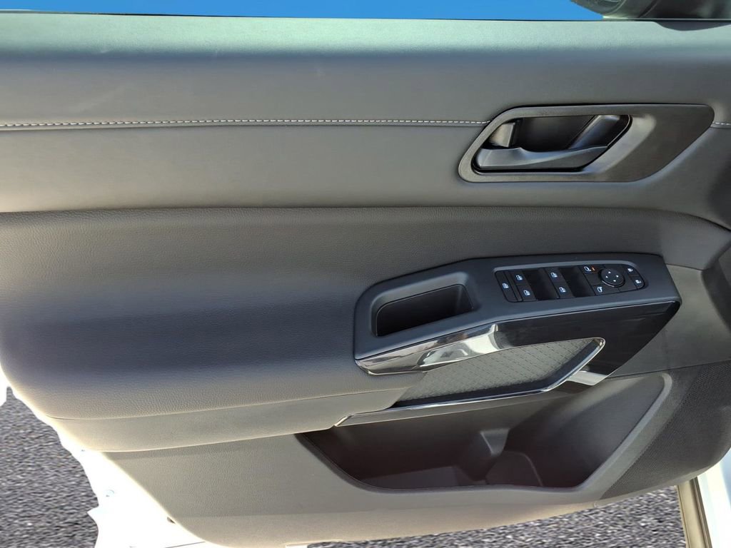 New 2026 Nissan Pathfinder SV image 15