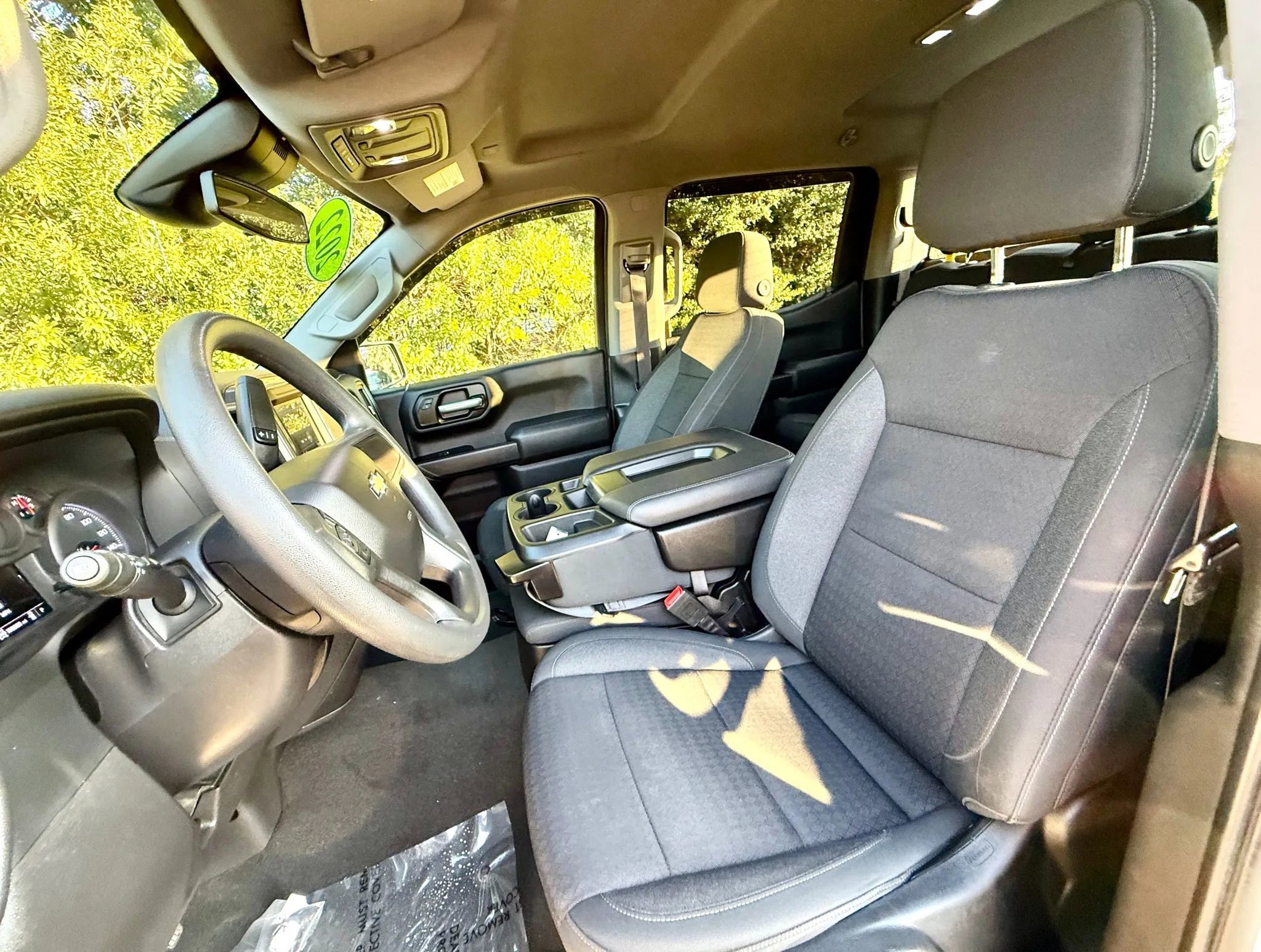 Used 2022 Chevrolet Silverado 1500 Custom image 2