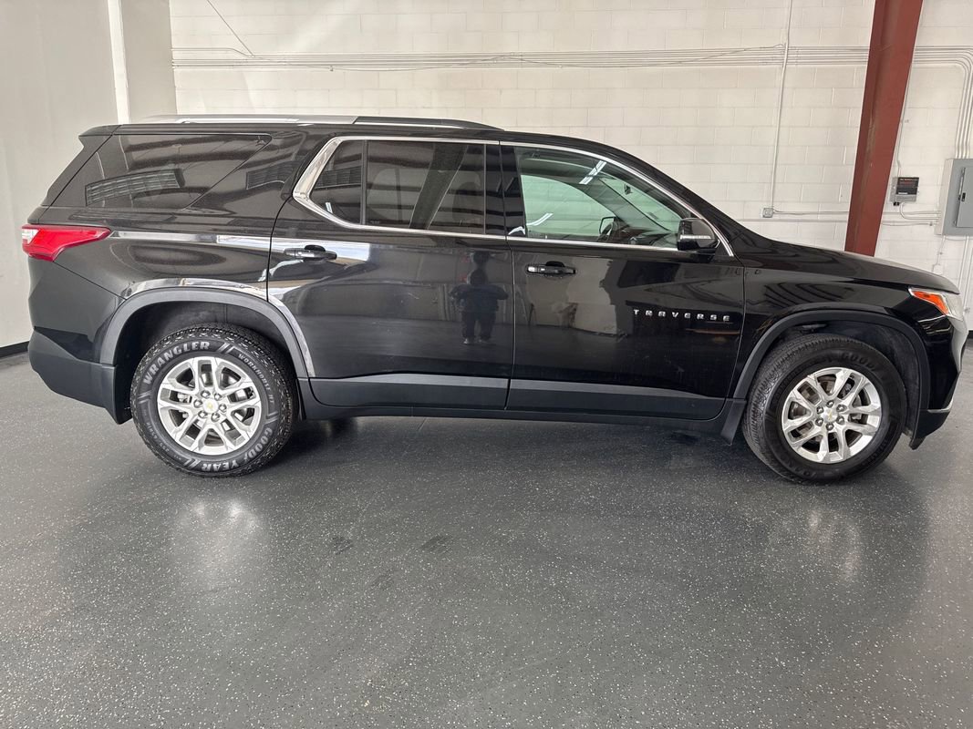 Used 2018 Chevrolet Traverse LT AWD/4WD image 3