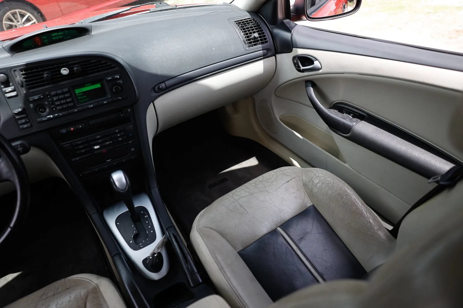 Used 2004 Saab 9-3 Aero FWD image 13