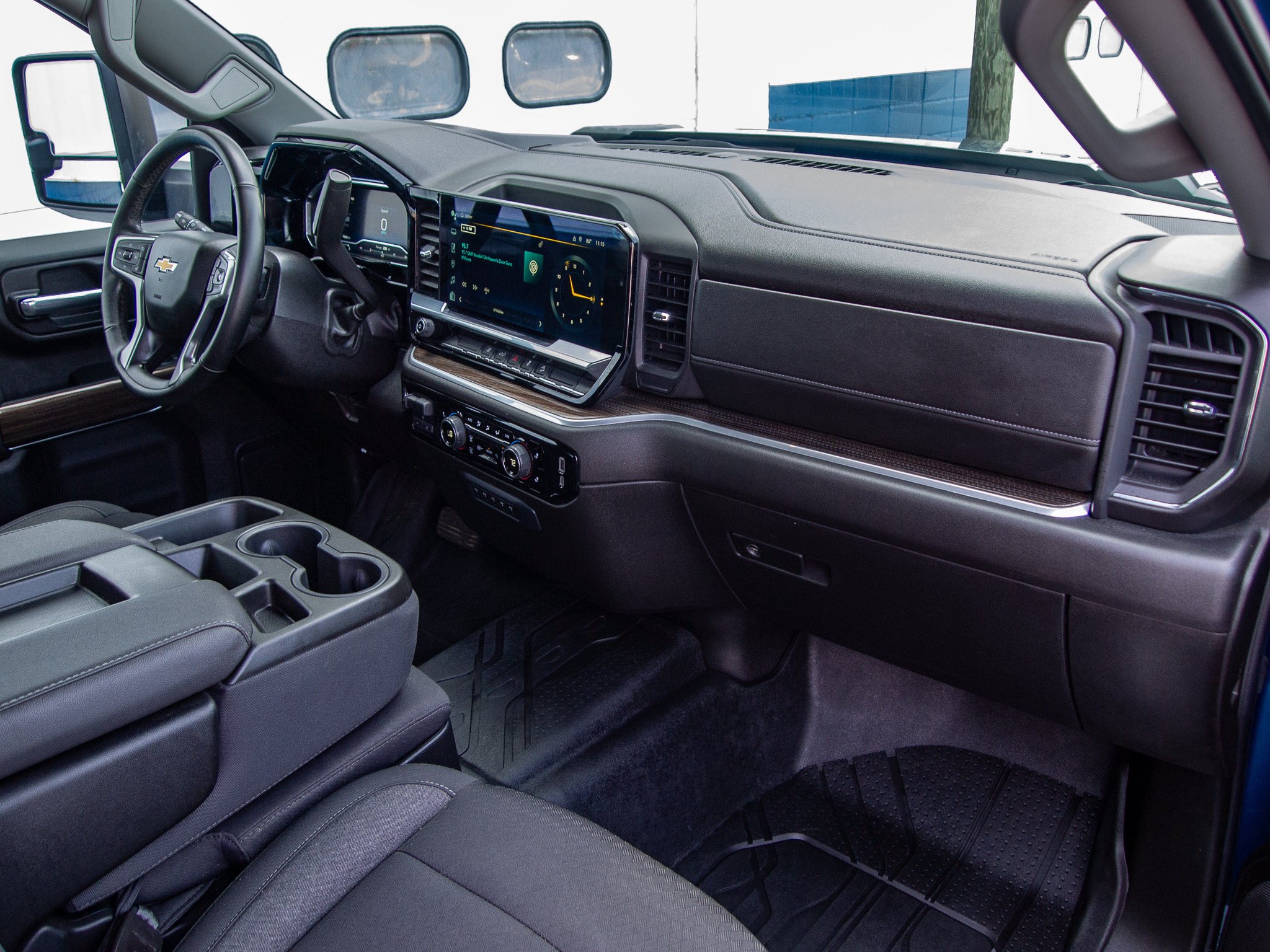 Used 2024 Chevrolet Silverado 2500 LT w/ Convenience Package AWD/4WD image 24