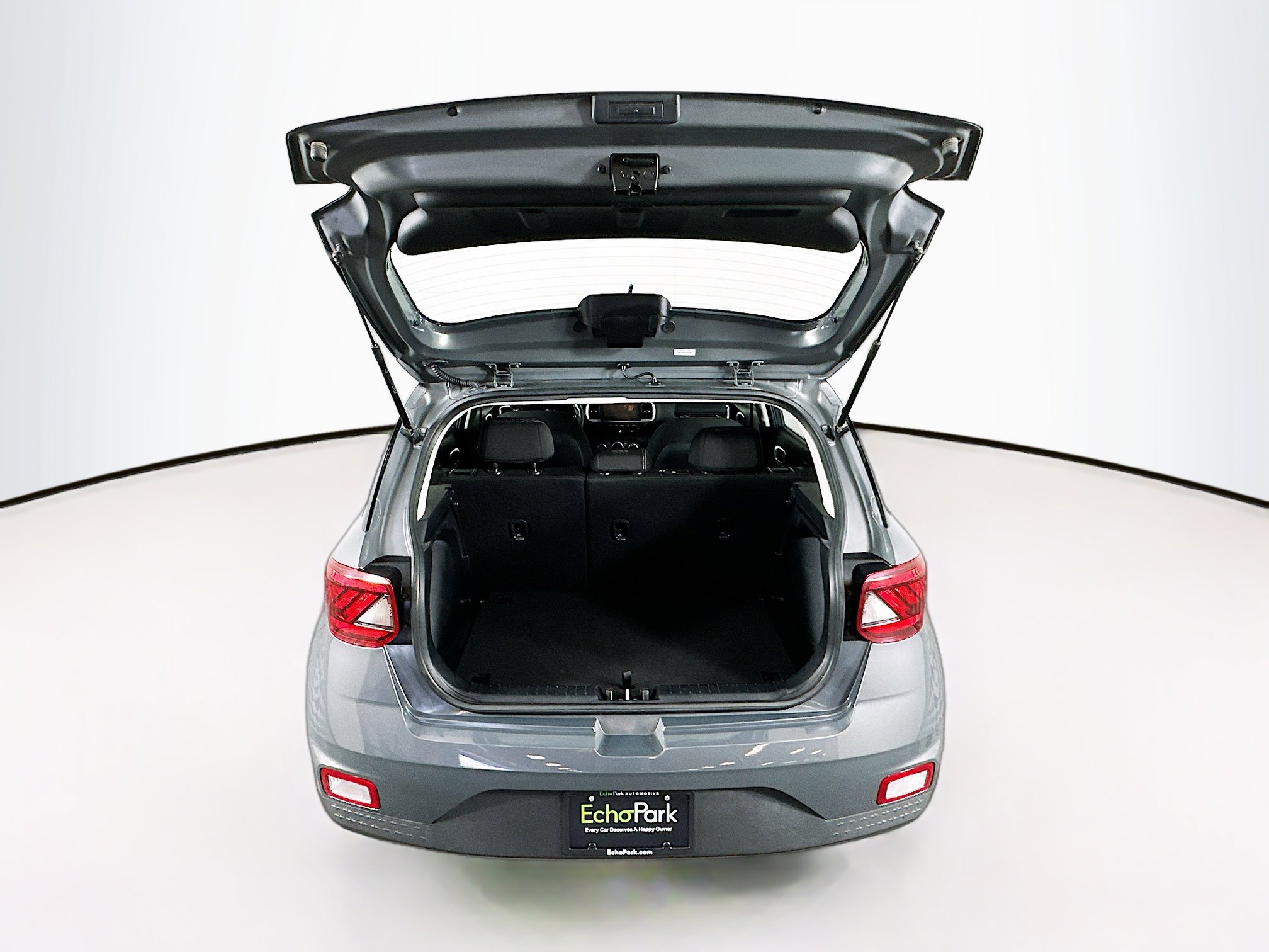 Used 2025 Hyundai Venue SEL FWD image 28