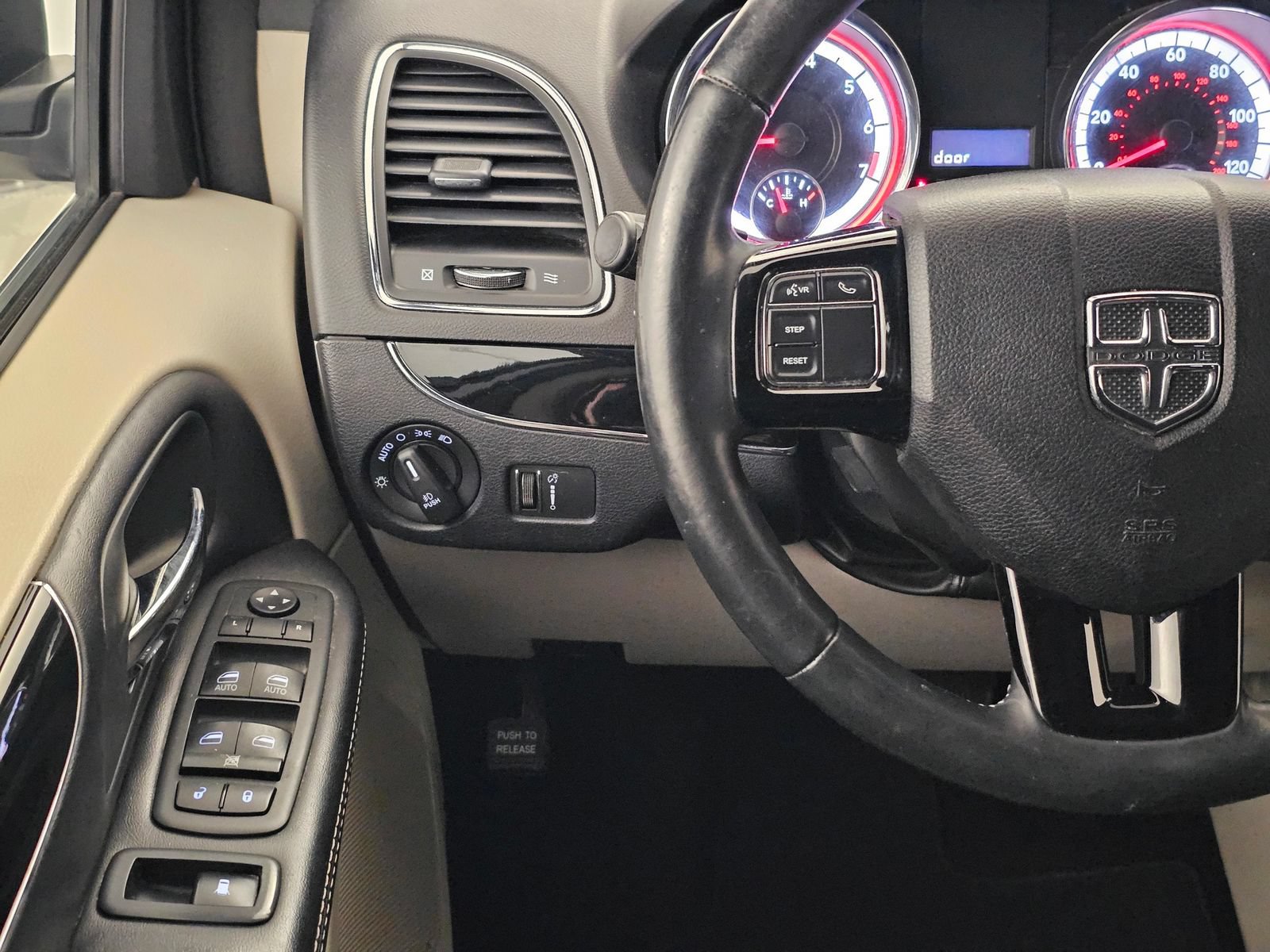 Used 2019 Dodge Grand Caravan SXT FWD image 8